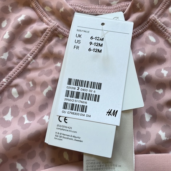 Baby Girl Rash guard and swim trunks. Size 9-12. - Picture 5 of 6